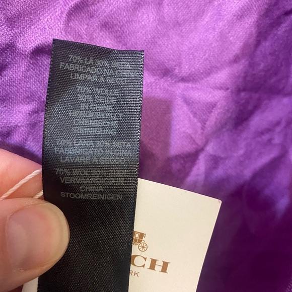 COACH Signature C Logo Rectangle Large Scarf Wrap Wool/Silk Purple New - Picture 5 of 9